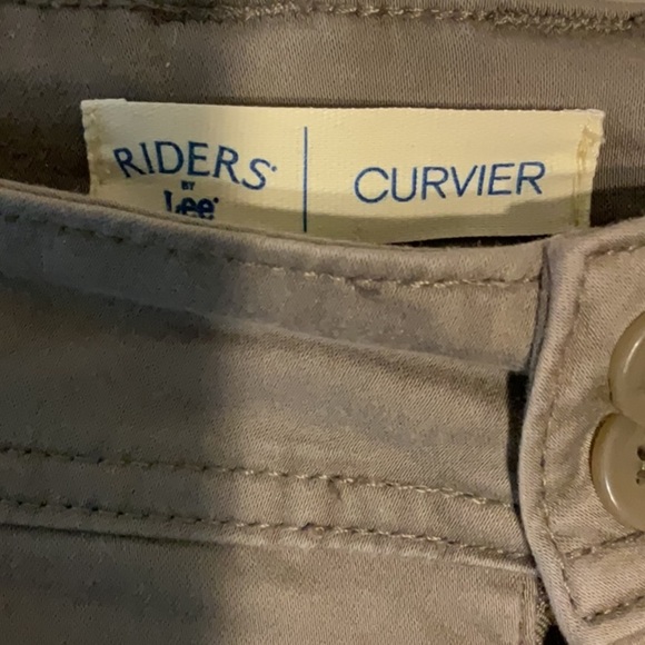 Woman’s Riders by Lee Curvier size 12P Pants - Picture 2 of 8